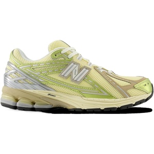 New Balance Kids 574 New-b V2 Familiar Ground Hook and Loop Sneaker(Parchment)